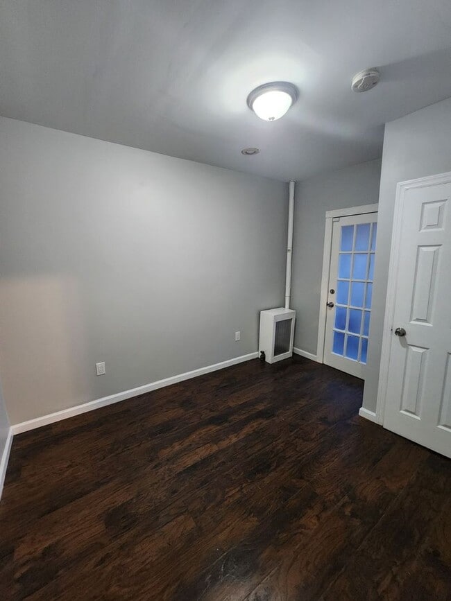 Building Photo - Joseph Gordon