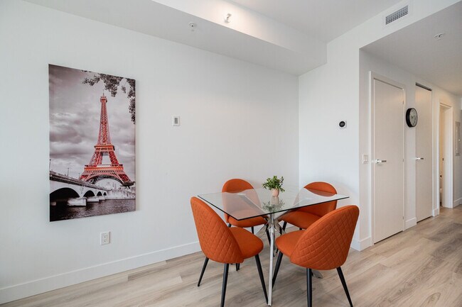 Photo du bâtiment - 1020 Rue de la Montagne