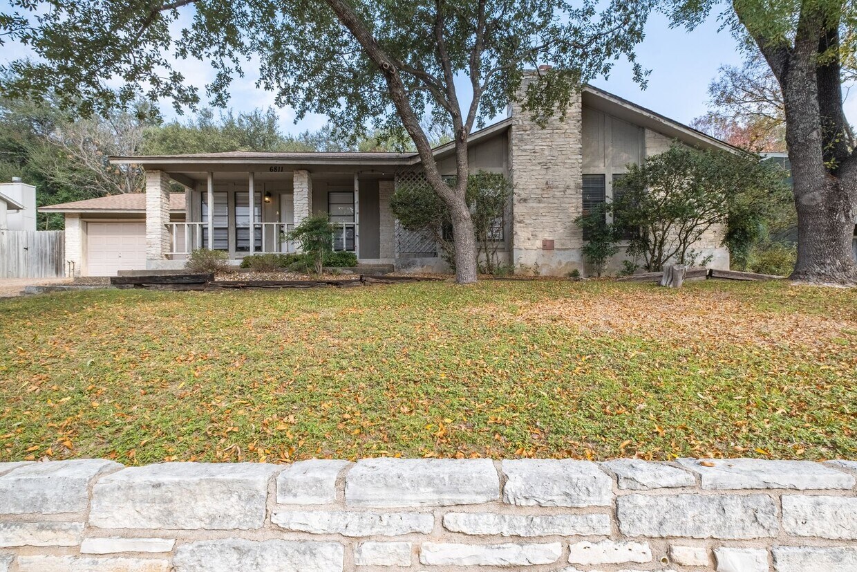 Primary Photo - Charming 2-Bedroom, 1-Bath Duplex in North...