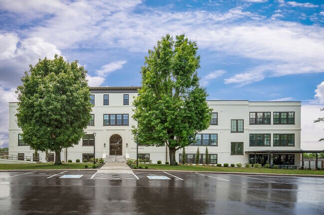 Foto del edificio - 211 W Colville St