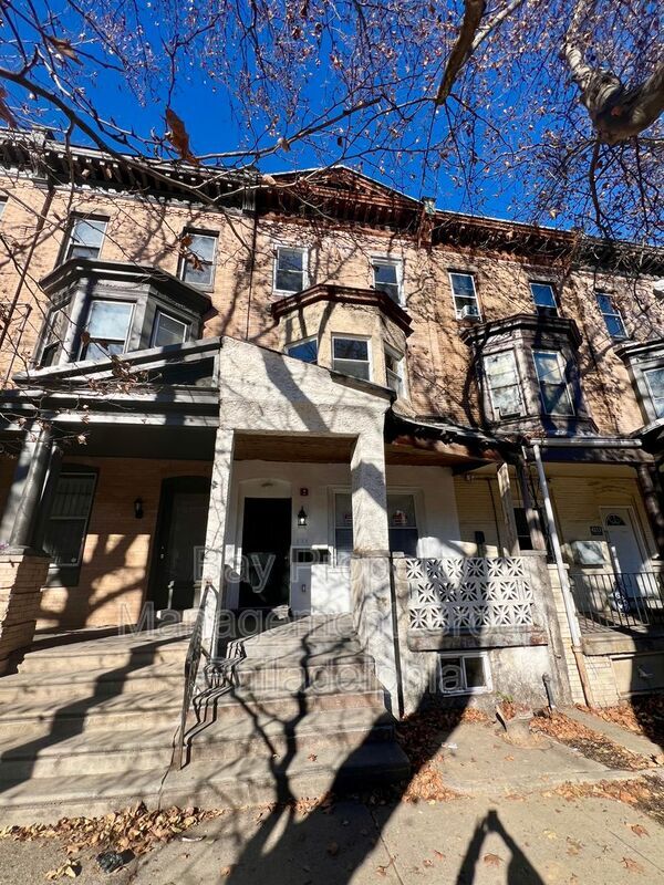 Foto del edificio - 4213 W Girard Ave