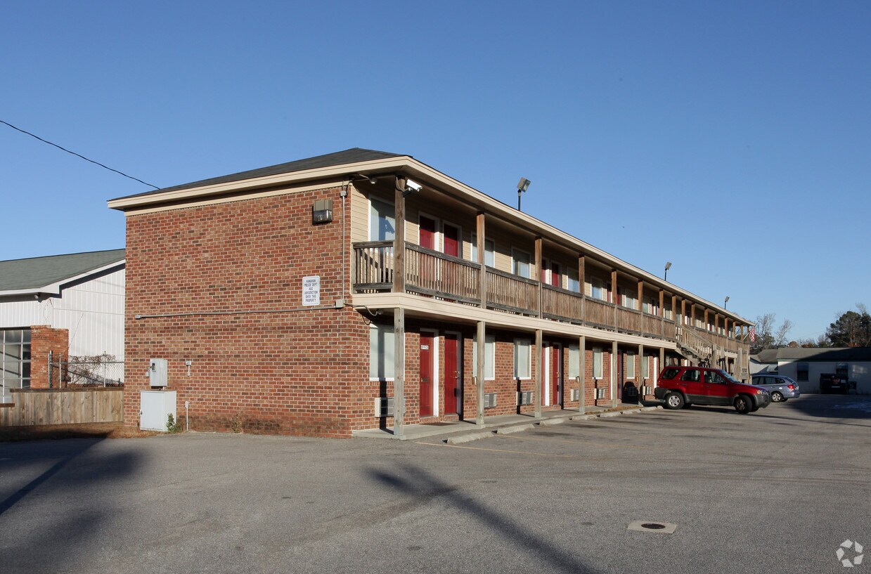 Foto principal - 1824 Yeamans Hall Rd