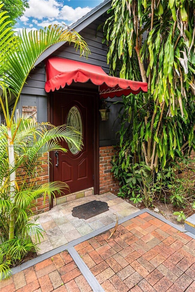 Foto del edificio - 6031 SW 82nd Ave