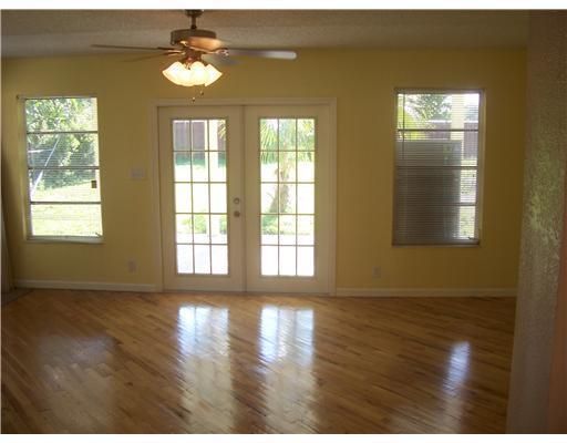 Foto del edificio - 1202 NW 7th St