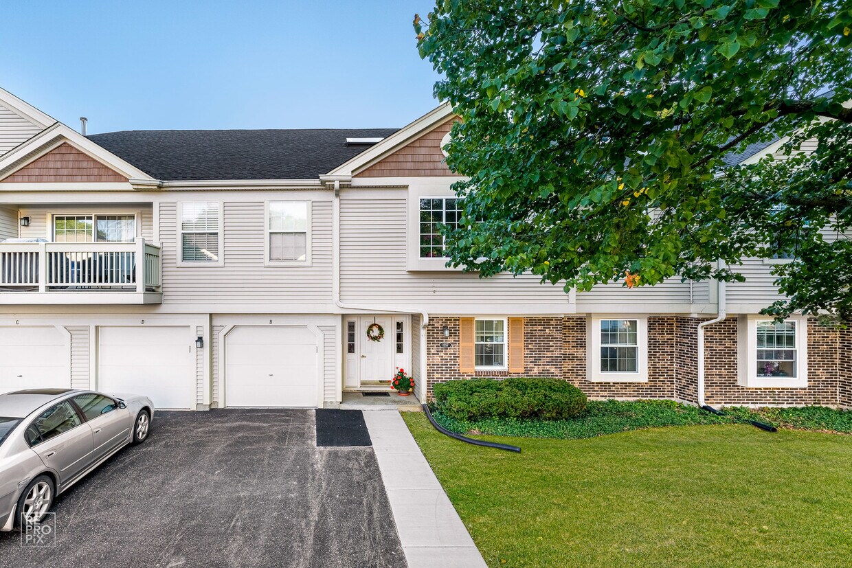1257 Ballantrae Pl Unit E, Mundelein, IL 60060 Condo for Rent in
