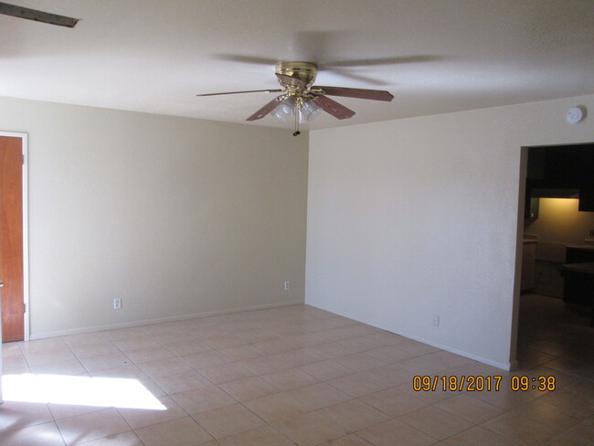 Foto del edificio - 2 bedroom, 2 baths, 1 car garge House