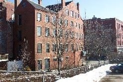 Building Photo - 93 Washington St