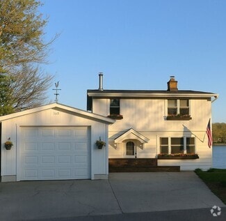 Building Photo - 285 Sunrise Ln