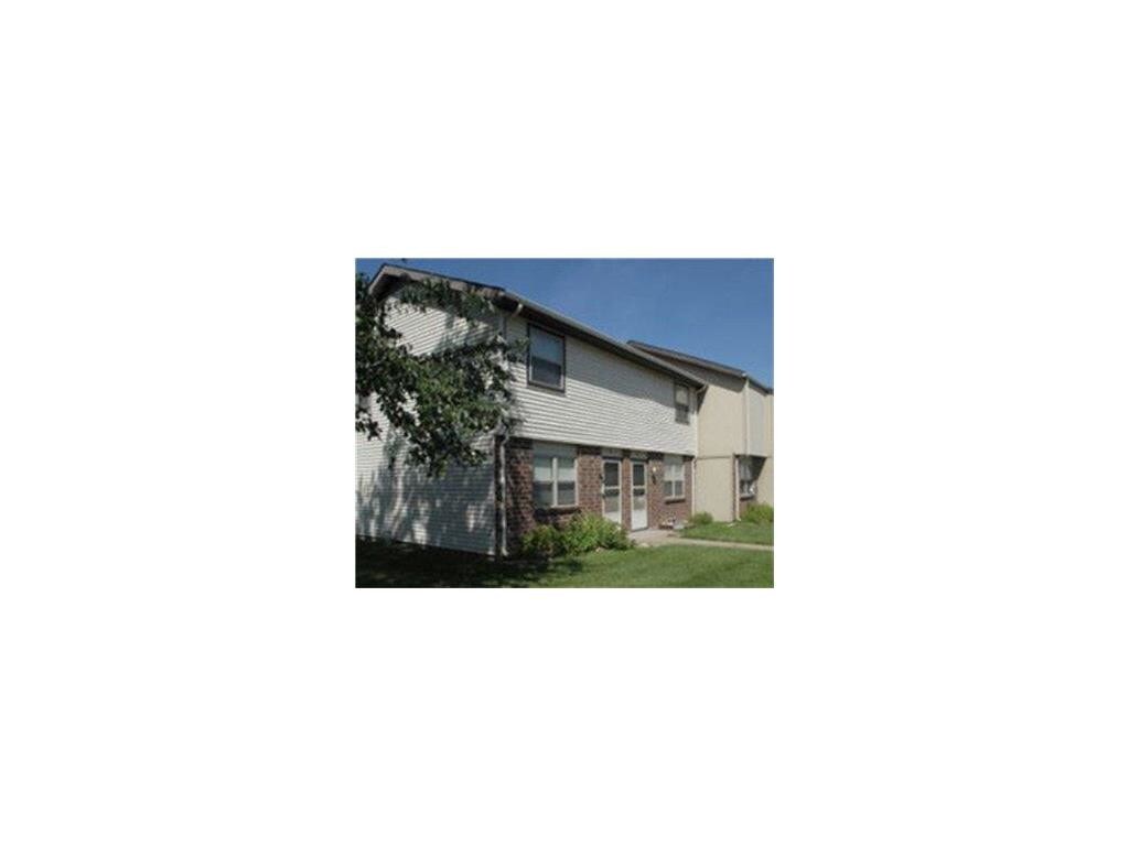 Primary Photo - 615 E Airport Dr