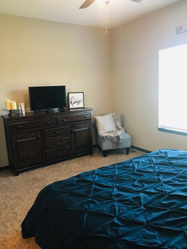 Foto del edificio - 12817/19 E Timber Lake Ct