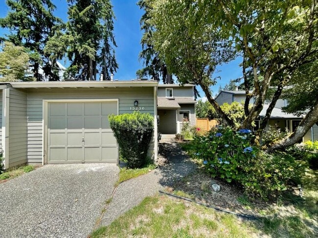Building Photo - 2 bedroom in Kirkland WA 98034
