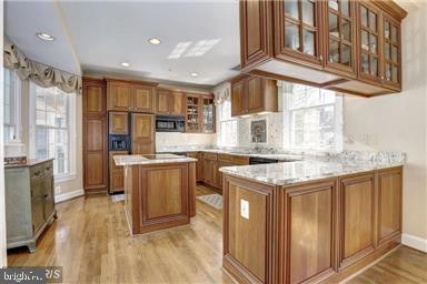 Foto del edificio - 1335 Lessard Ln