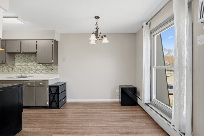 Foto del edificio - 810 9th Ave S