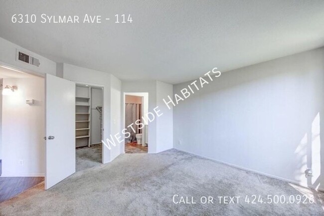 Foto del edificio - 6310 Sylmar Ave