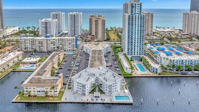 Building Photo - 1913 S Ocean Dr