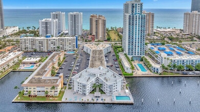 Building Photo - 1913 S Ocean Dr