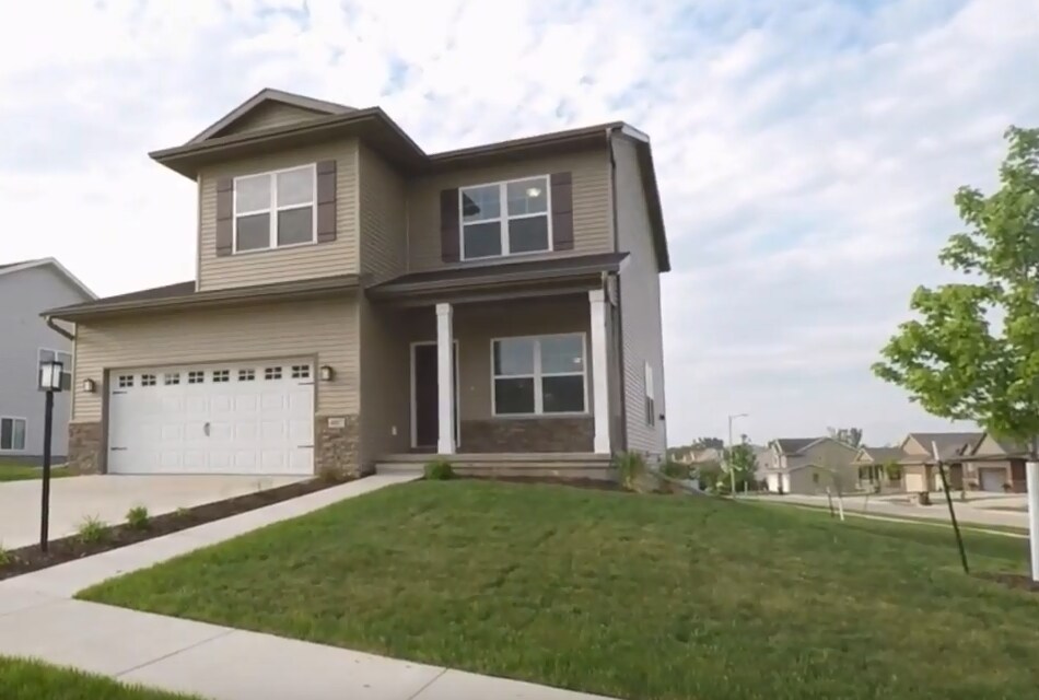 Primary Photo - Spacious 4 bed/3 bath on East Side