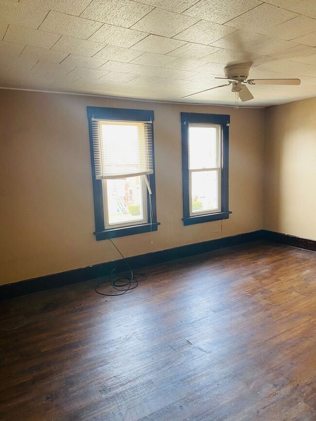 Building Photo - 2 br, 1 bath House - 595 Baldwin Ave
