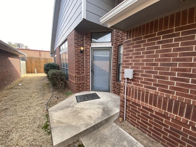 Foto del edificio - 3770 Apex Ct