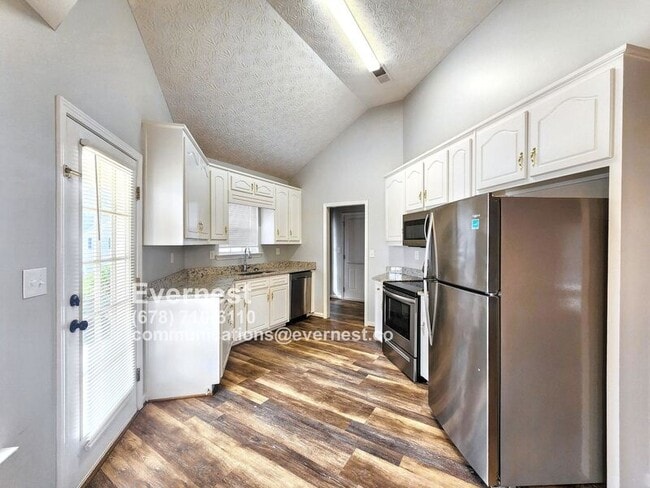 Building Photo - 942 Lopez Ln