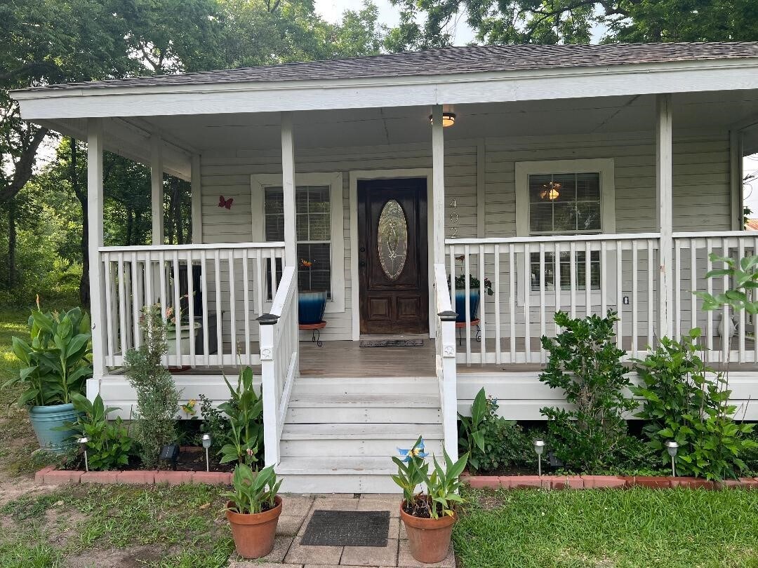 Foto principal - 402 Booker Rd