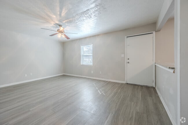 2BR, 1BA - 770SF - Living Room - Copa Parque Apartments