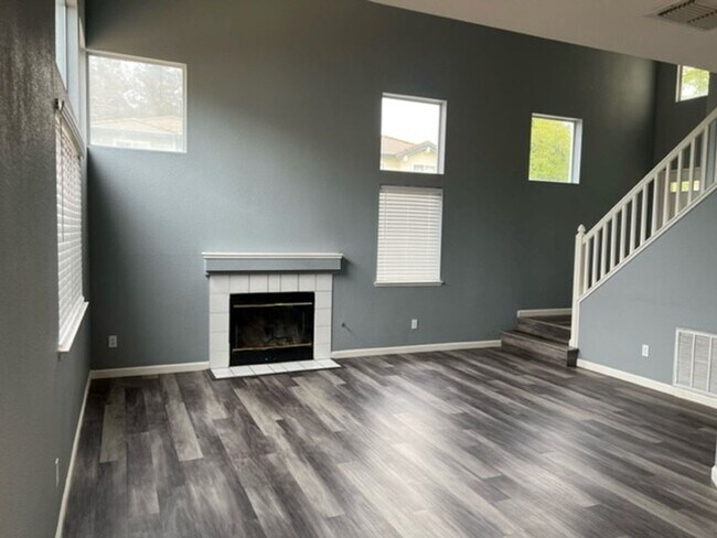 Building Photo - Gated Community in Elk Grove