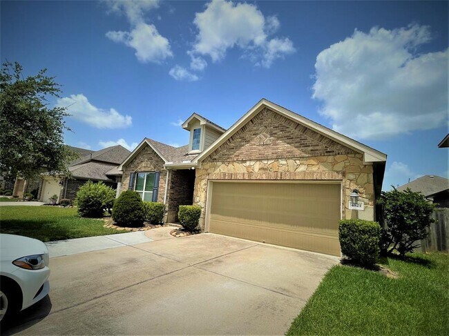 Building Photo - 4821 Piares Ln