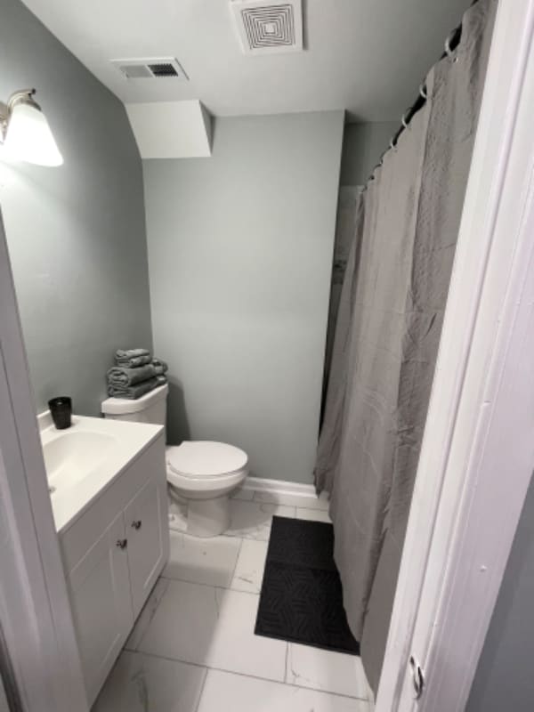 Photo - 1029 W Baltimore St Apartment