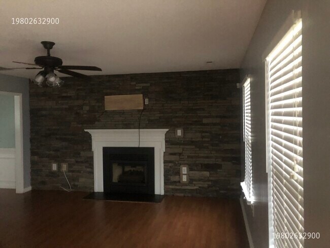Building Photo - 1861 Baylor Dr