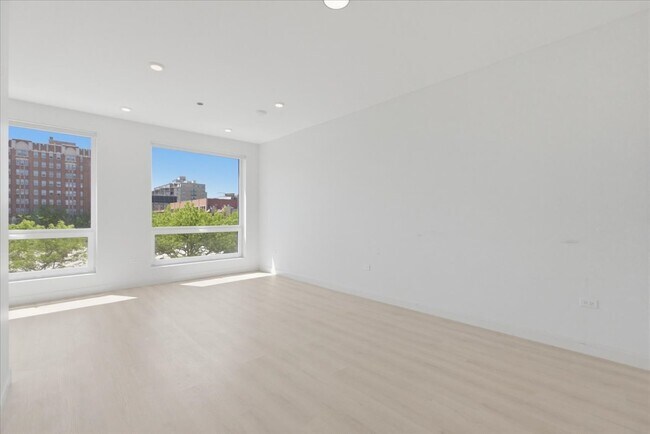 Foto del edificio - 948 West Sunnyside-205