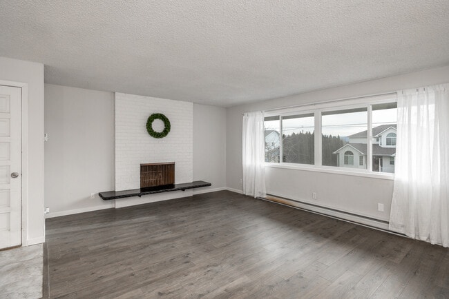 Building Photo - 605 N Virginia Ct