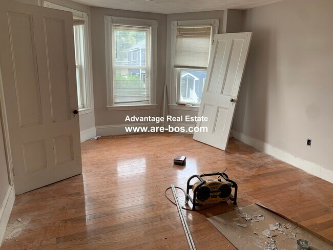 Building Photo - 3 Fifield St