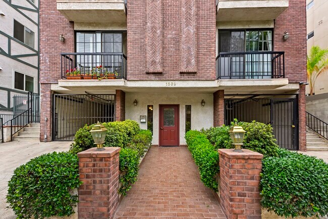 Foto del edificio - 1539 Greenfield Ave