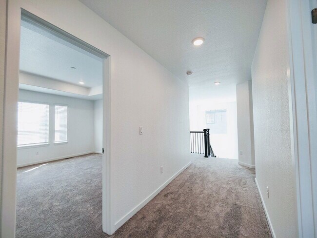 Foto del edificio - 8431 Rush Creek Ave