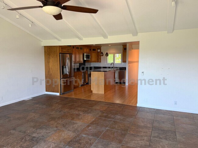 Building Photo - Janin Place 41