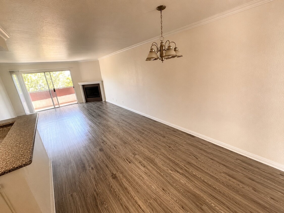 Photo - 15009 Moorpark St (Los Angeles, CA)