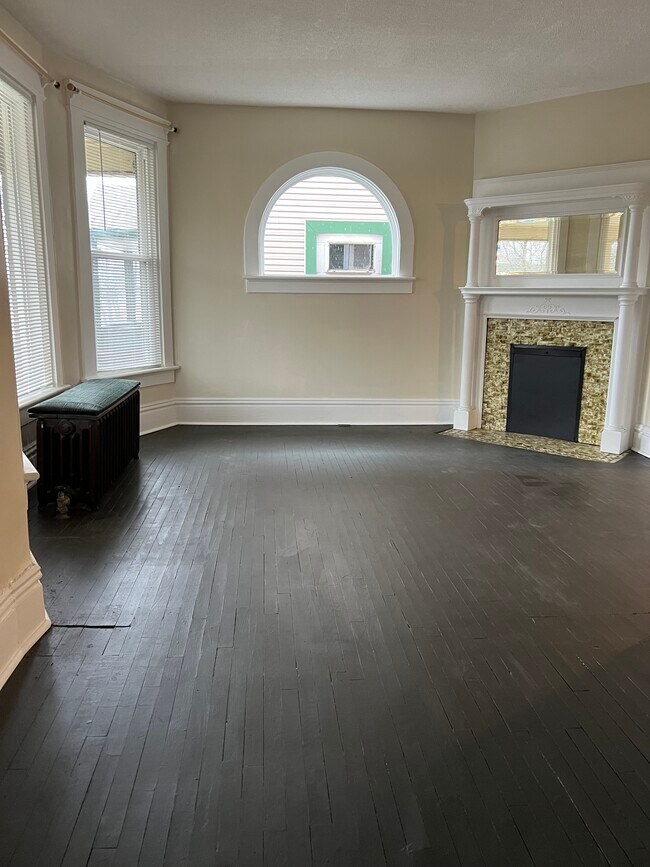 LIVING ROOM - 34 S Adams St