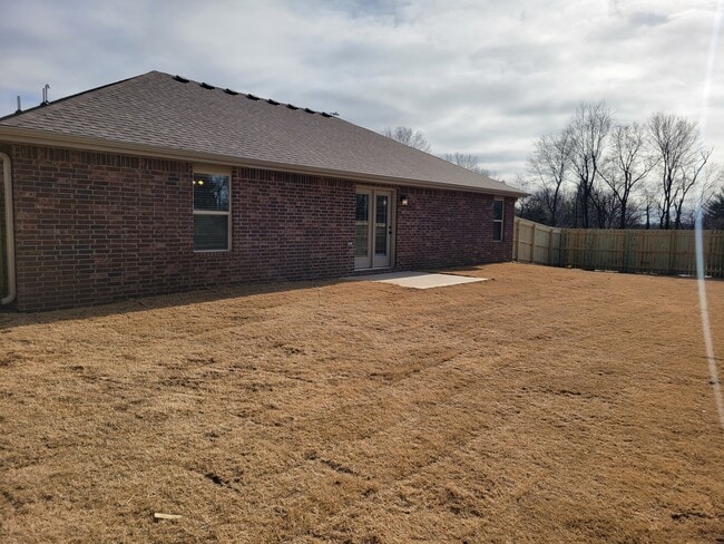 Foto del edificio - 923 N Labrador Ave