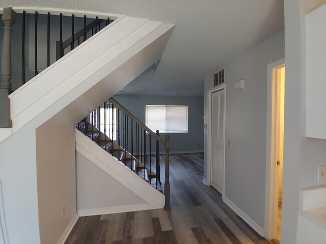 Building Photo - 2B/2B in Desirable Boulder Wimbledon Condos
