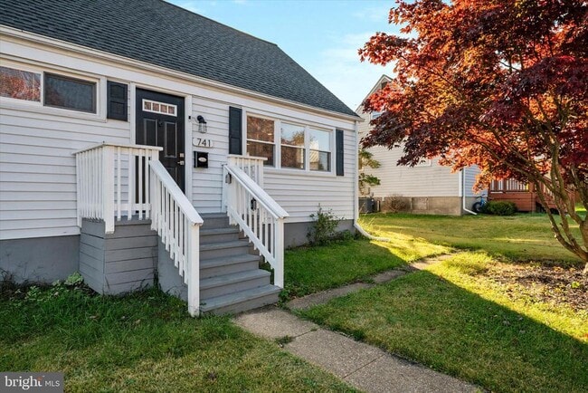 Foto del edificio - 741 Silver Creek Rd