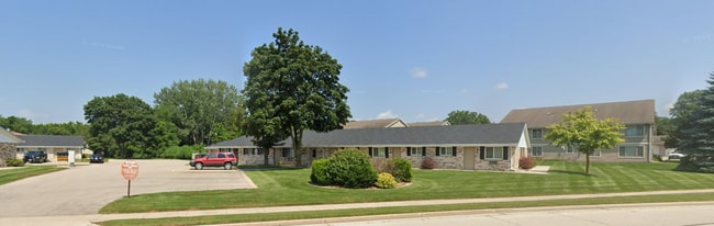 Building Photo - 628 W State St