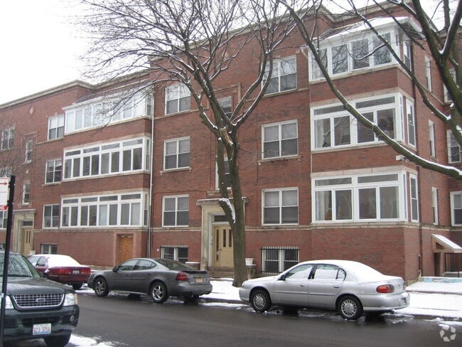 Building Photo - 7458 N Greenview Ave
