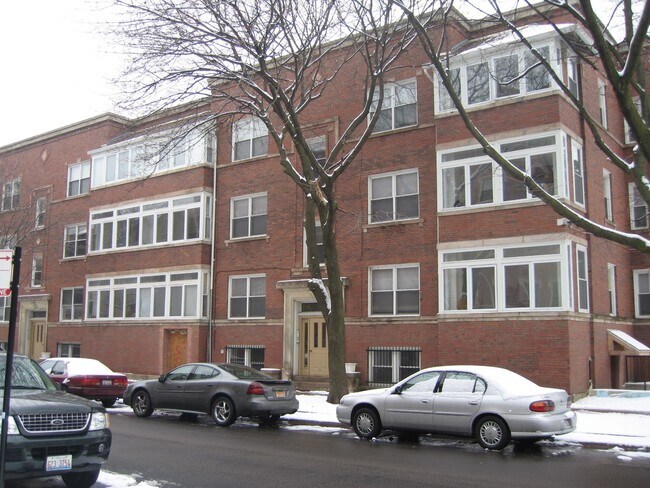 Primary Photo - 7458 N Greenview Ave