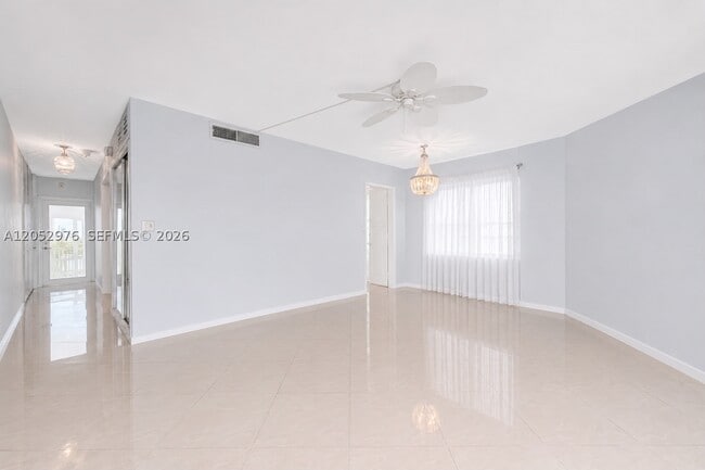 Building Photo - 710 N Ocean Blvd