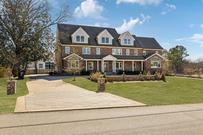 Foto del edificio - Luxury Home for Lease in Brentwood's Meado...
