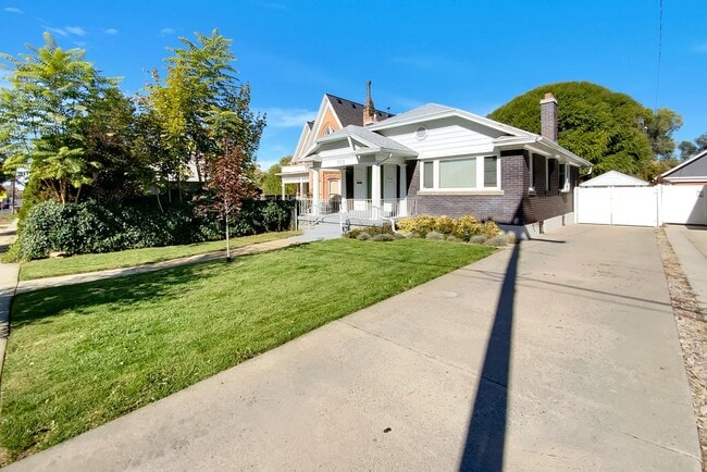 Photo - 754 E 1700 S House