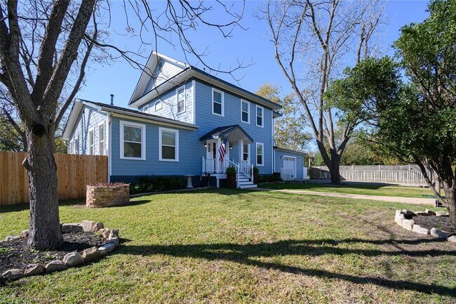 Foto del edificio - 307 Walnut Dr E