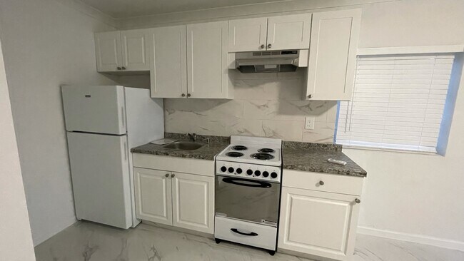 Foto del edificio - 3035 SW 26th St