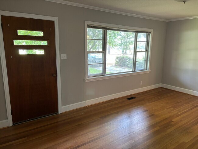 Foto del edificio - 1246 Sullivan St